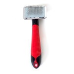 Karlie: Professional soft slicker brush,met handvatom alle losse haren te verwijderen.